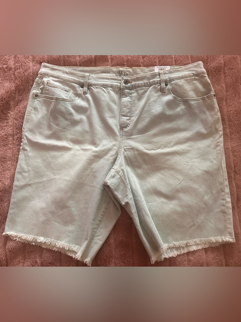 NWT Style & Co light wash Bermuda shorts women’s 22W